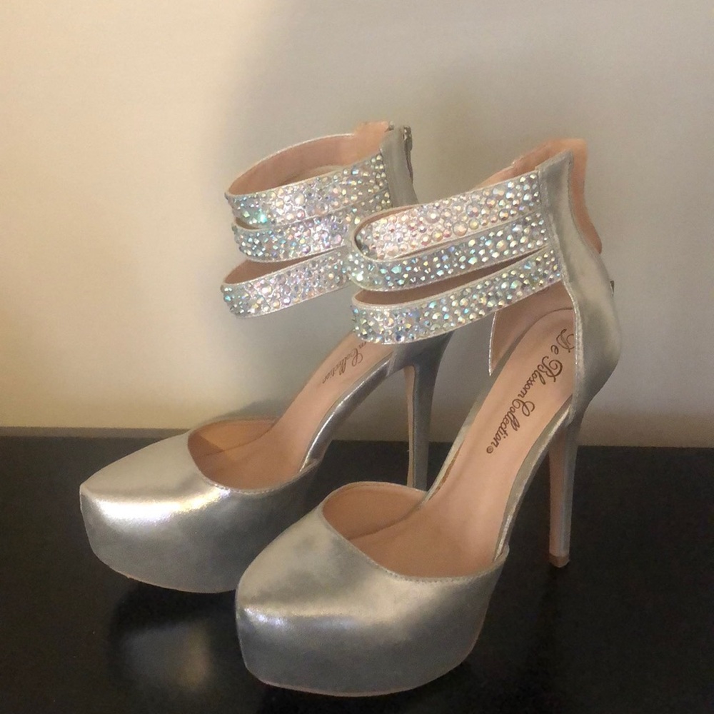 Silver pumps/heels